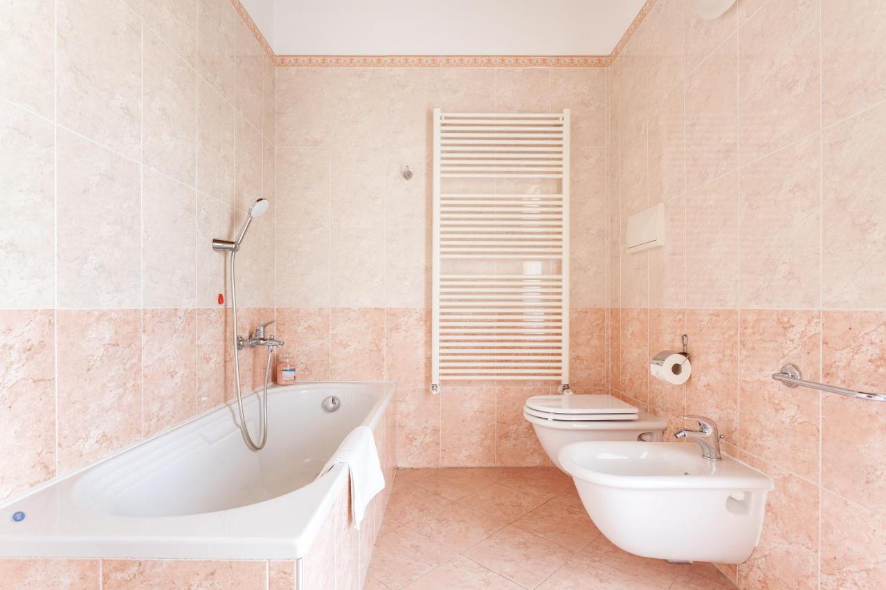 Apartment Misiadele Carnago Ngoại thất bức ảnh